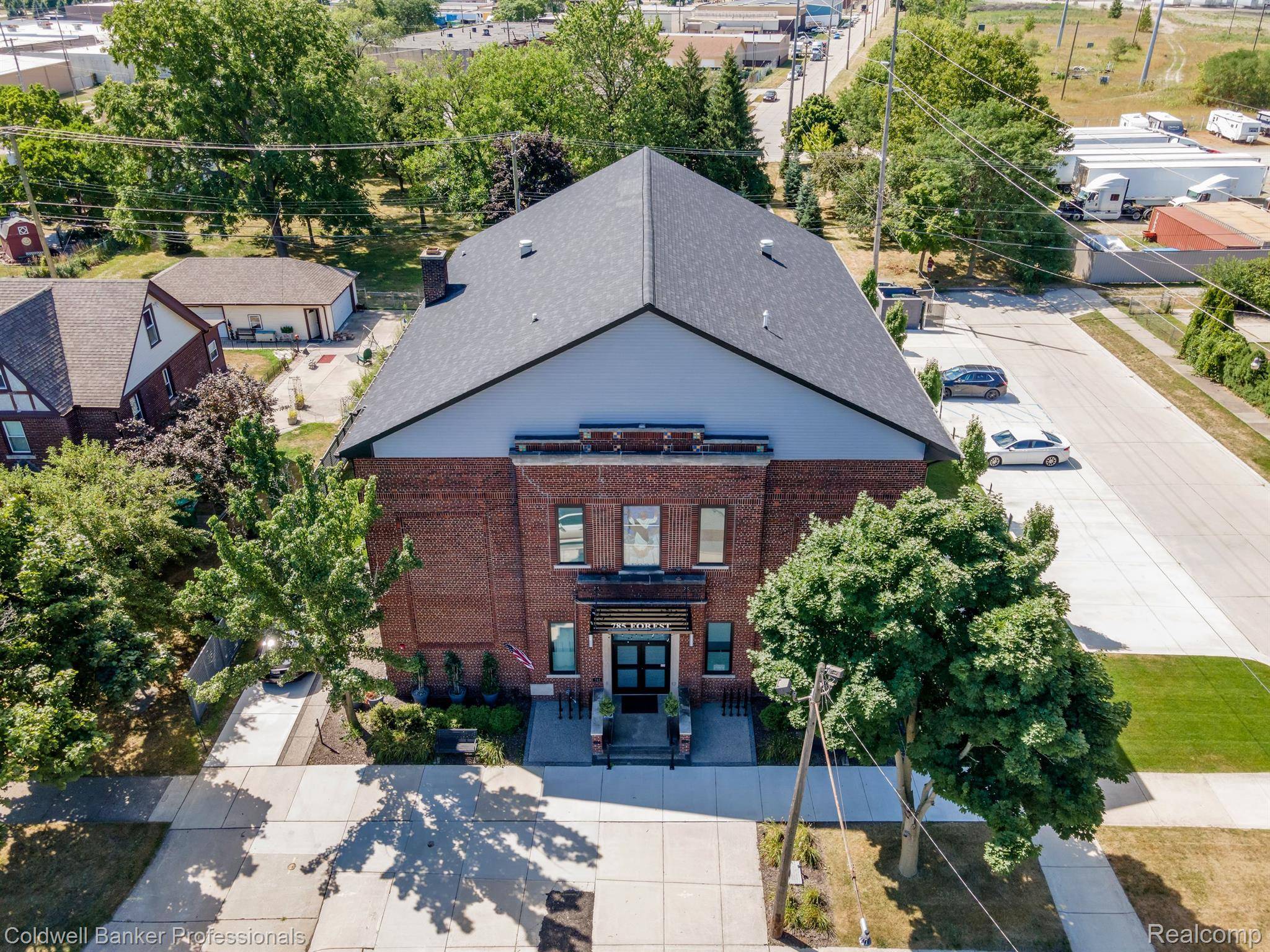 Wyandotte, MI 48192,785 FOREST C#8 ST