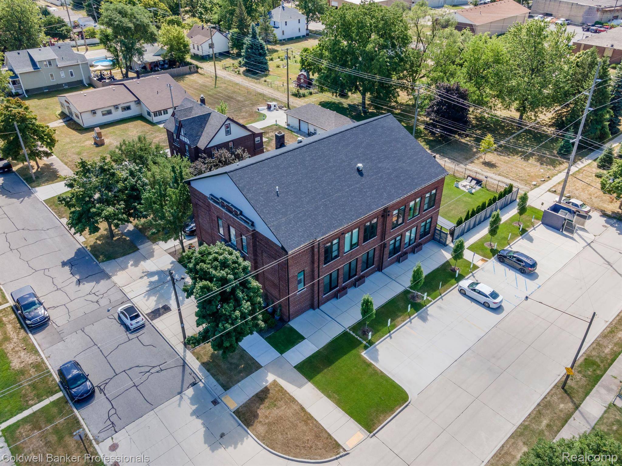 Wyandotte, MI 48192,785 FOREST C#8 ST