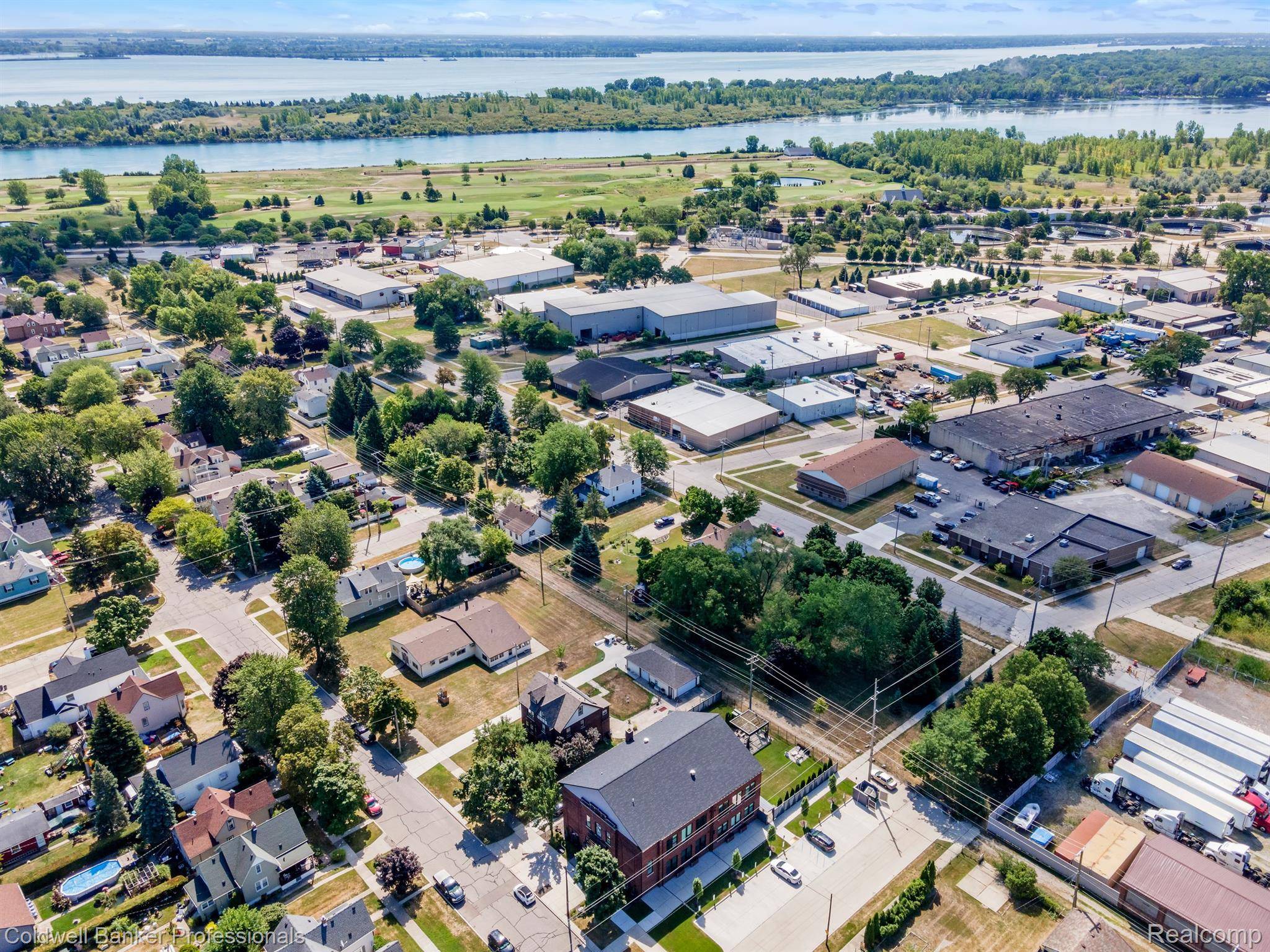 Wyandotte, MI 48192,785 FOREST C#8 ST