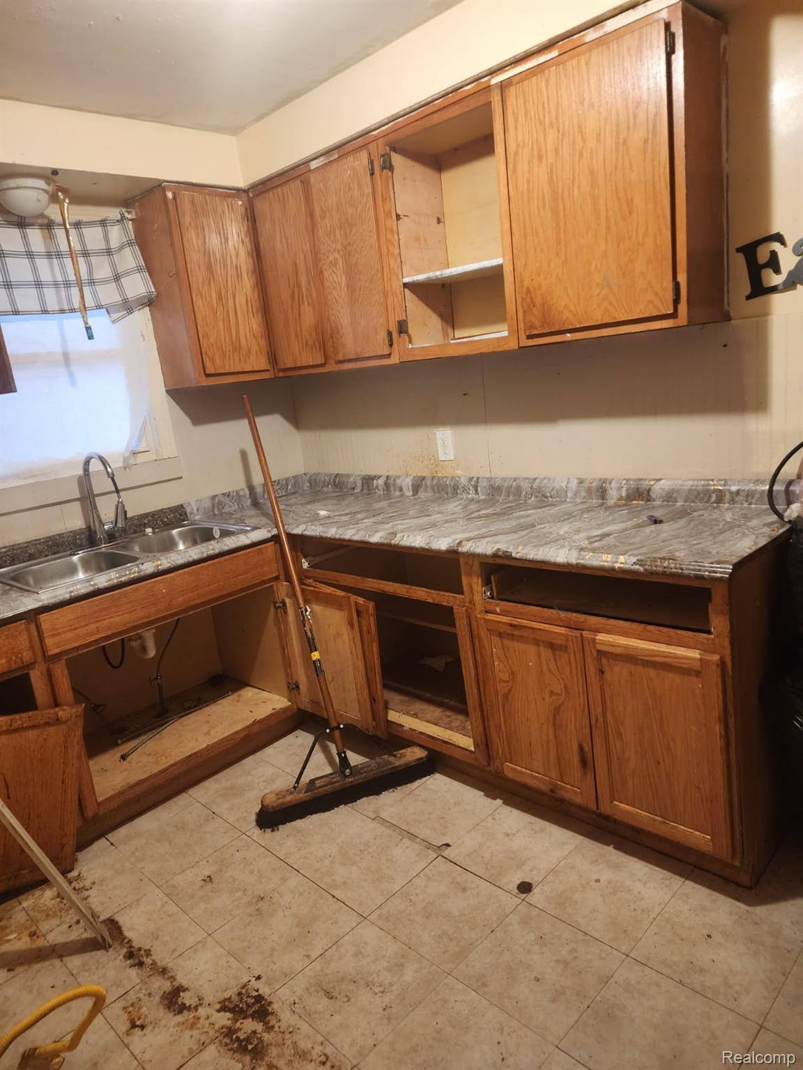 Detroit, MI 48219,19150 Patton ST