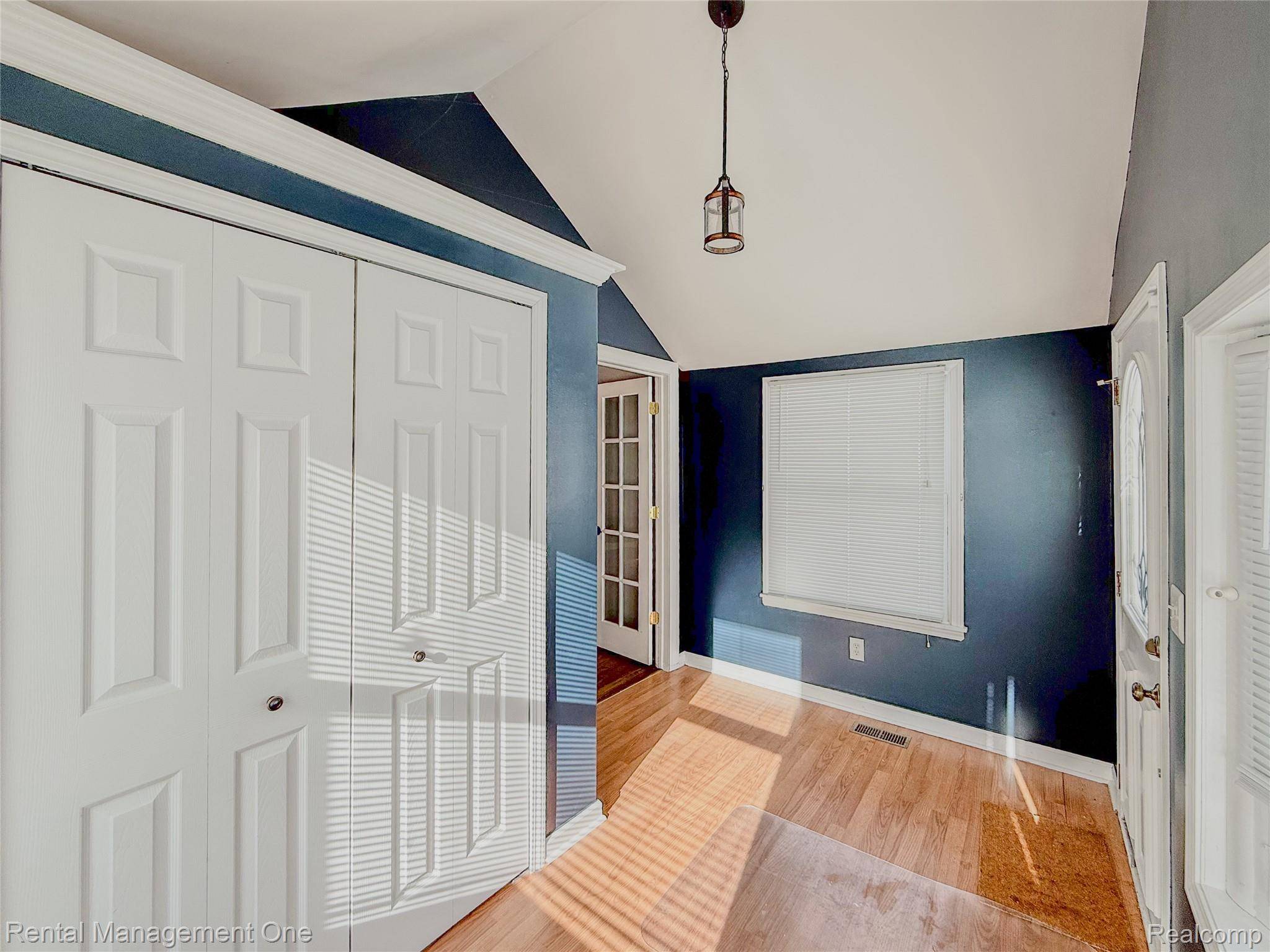 Oxford, MI 48371,49 Hovey ST