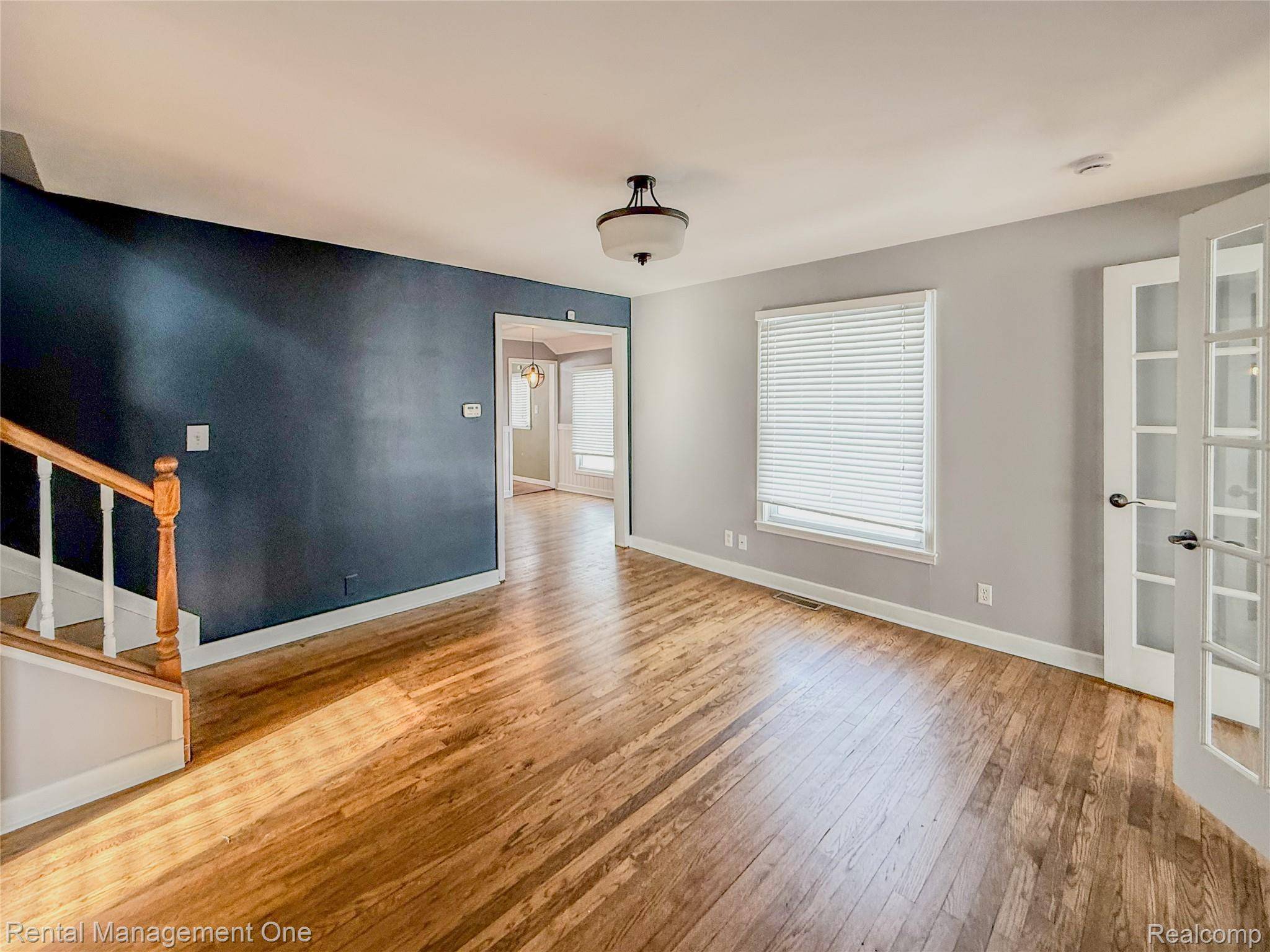 Oxford, MI 48371,49 Hovey ST