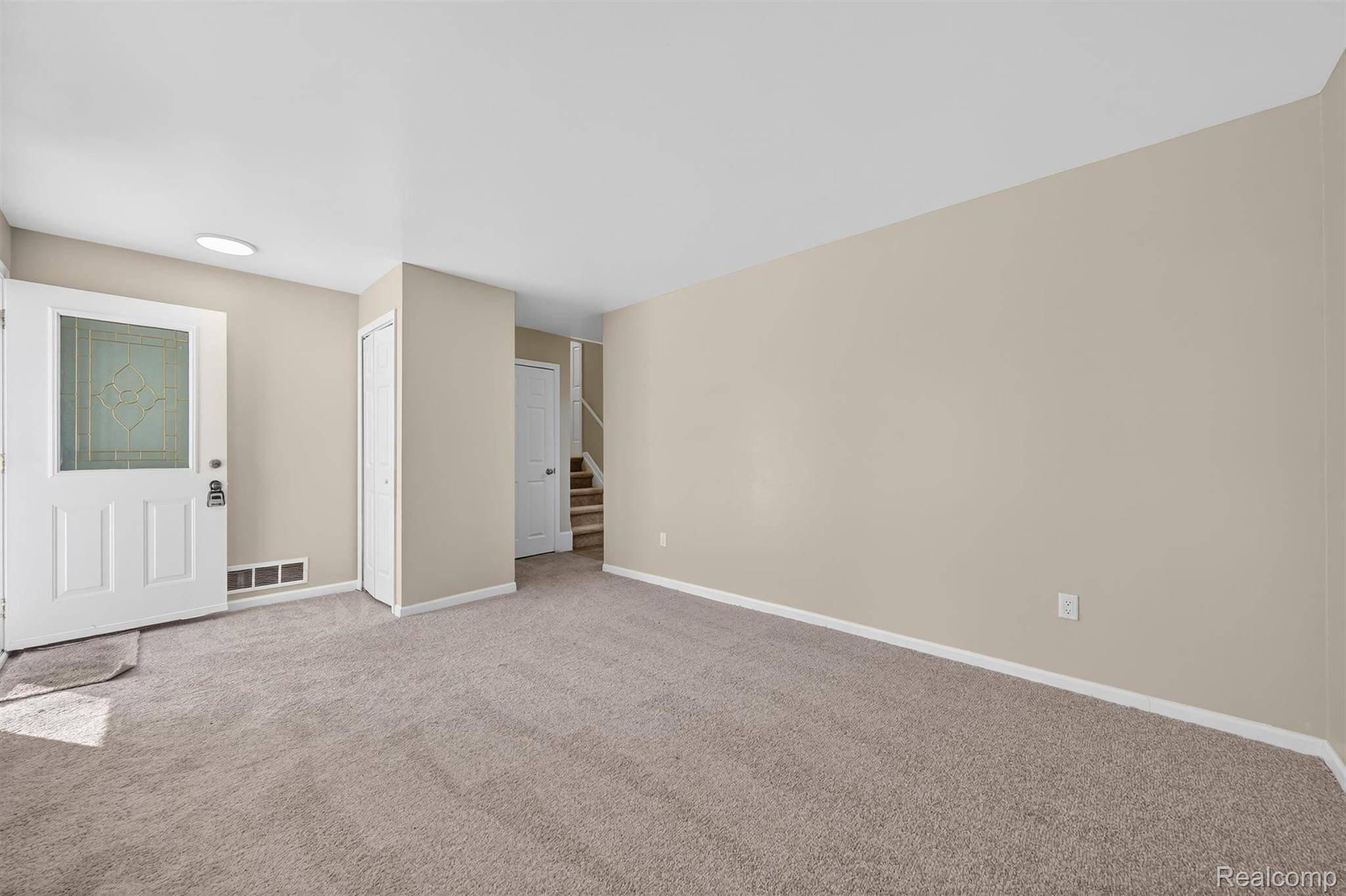 Romulus, MI 48174,15654 Isabelle ST