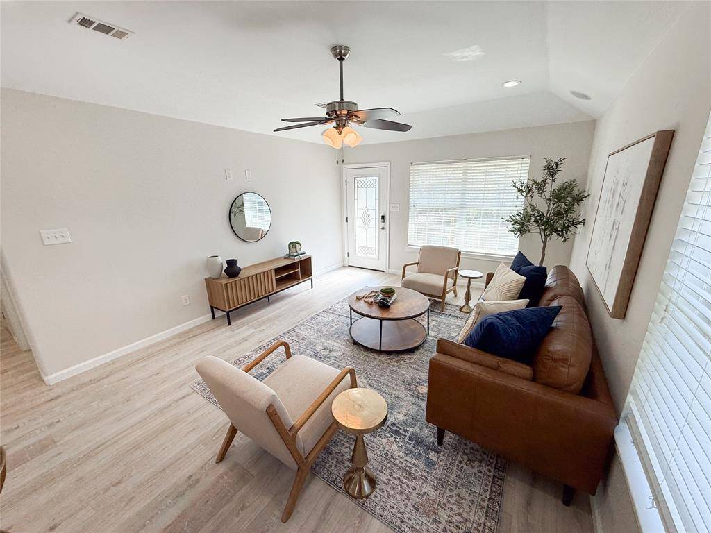 Denison, TX 75020,901 W Munson Street