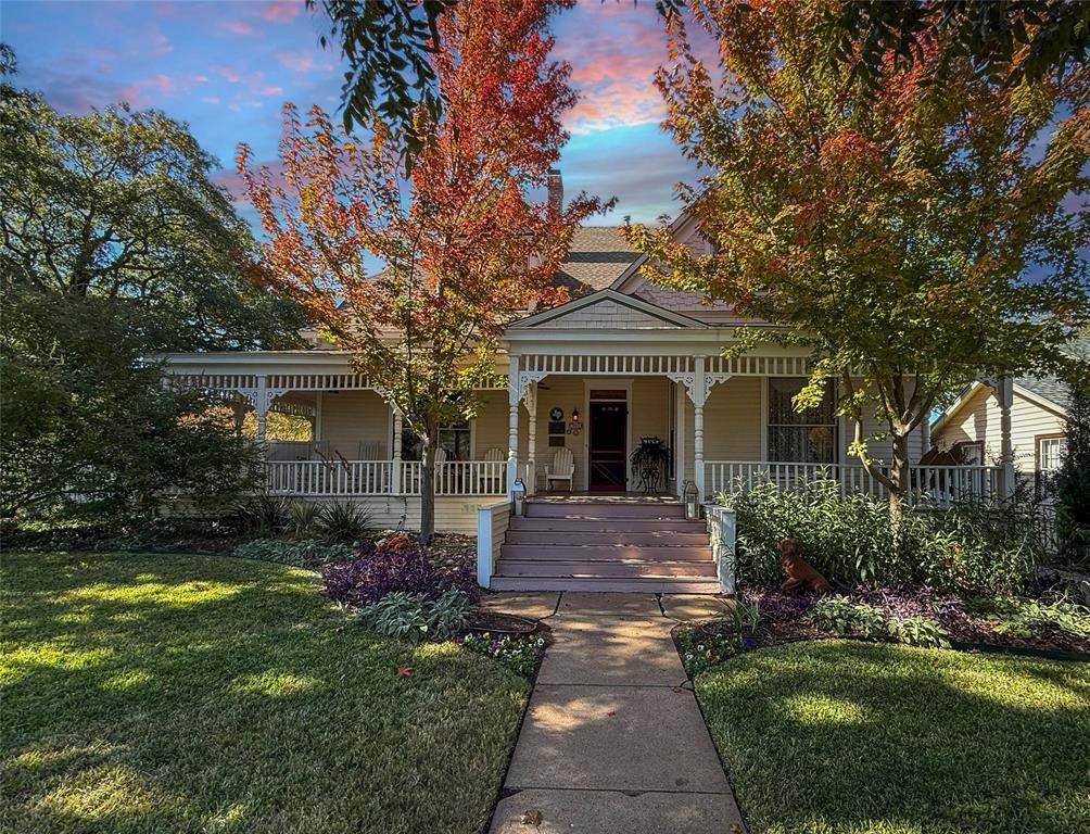 Mckinney, TX 75069,903 N College Street