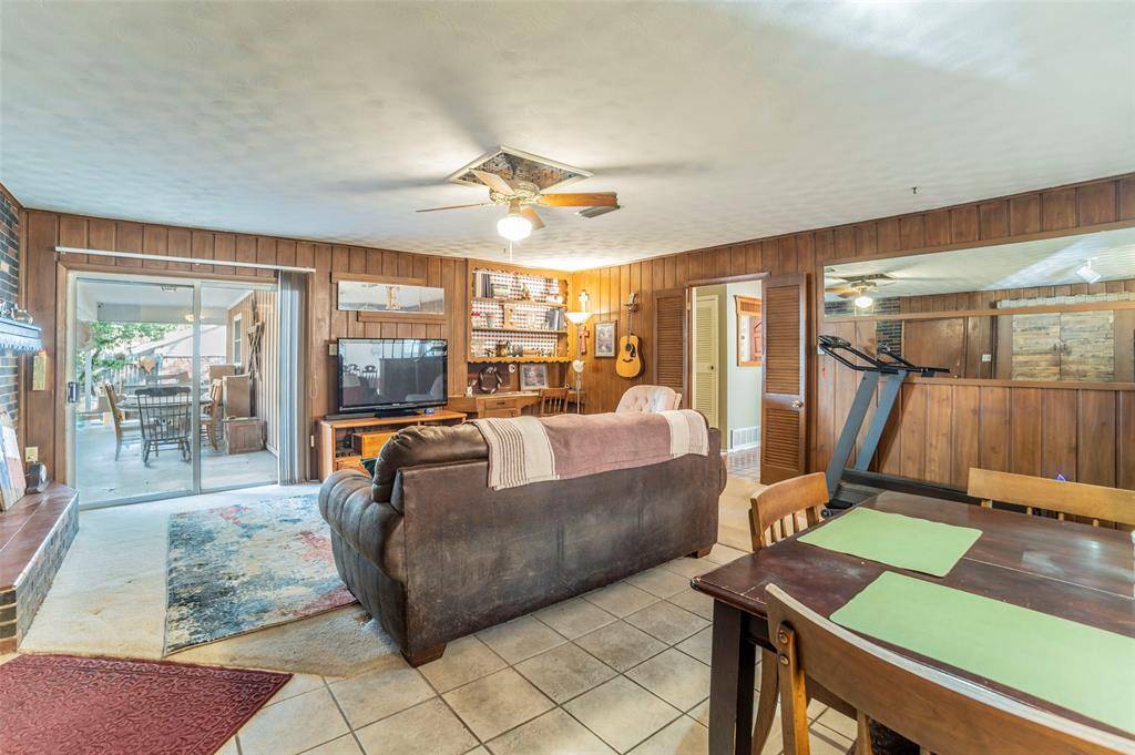 Fort Worth, TX 76112,7337 Ellis Road