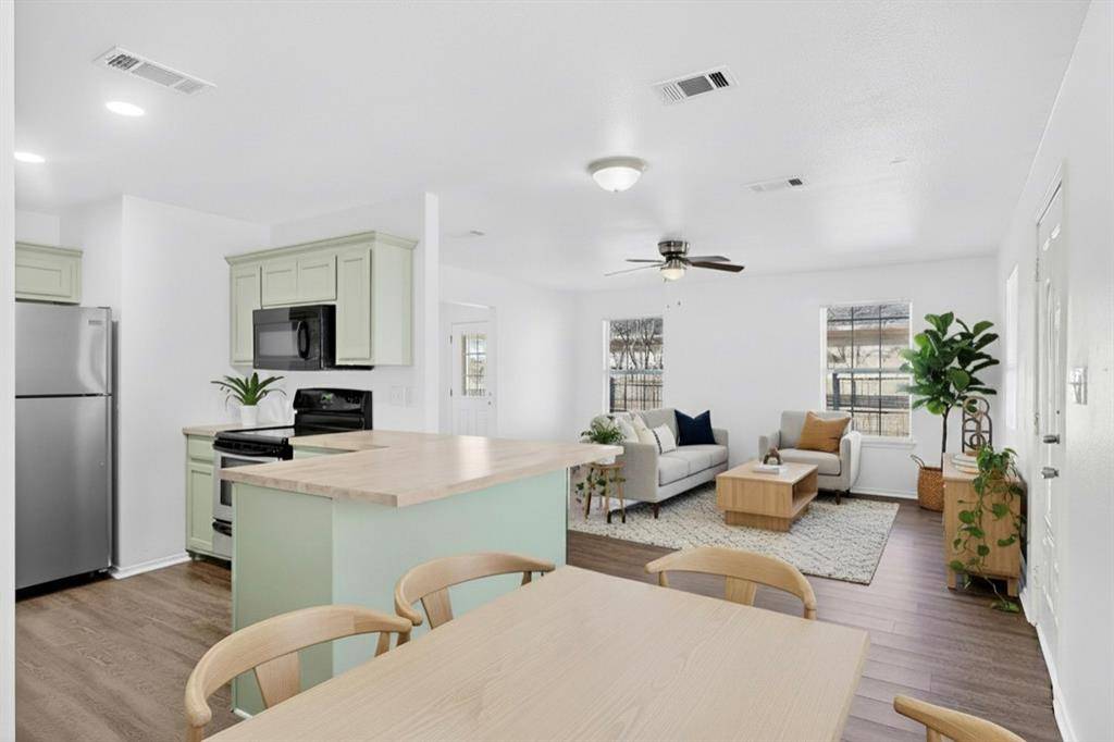 Sherman, TX 75090,604 S Maxey Street