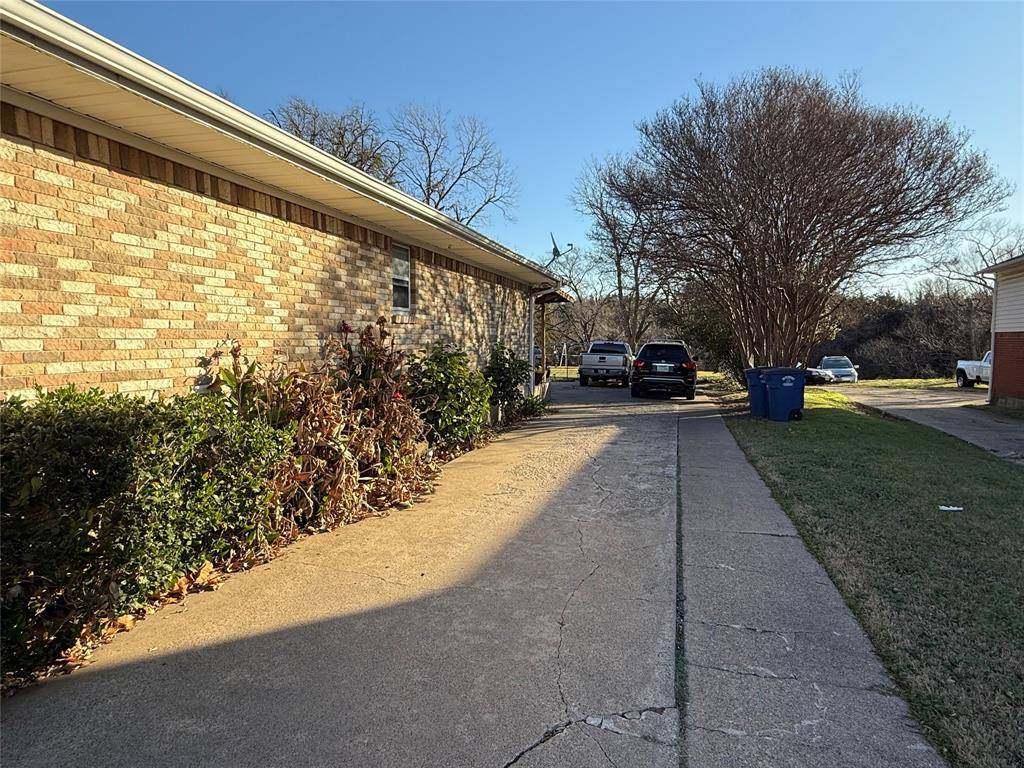 Dallas, TX 75227,2142 Riverway Drive