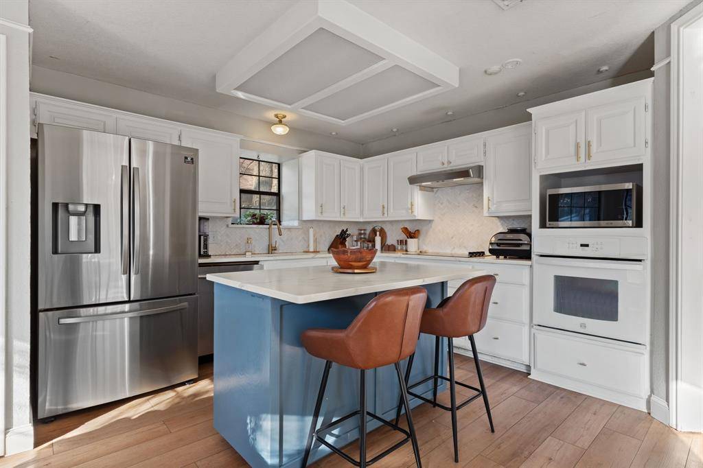 Burleson, TX 76028,1008 Oak Valley Road