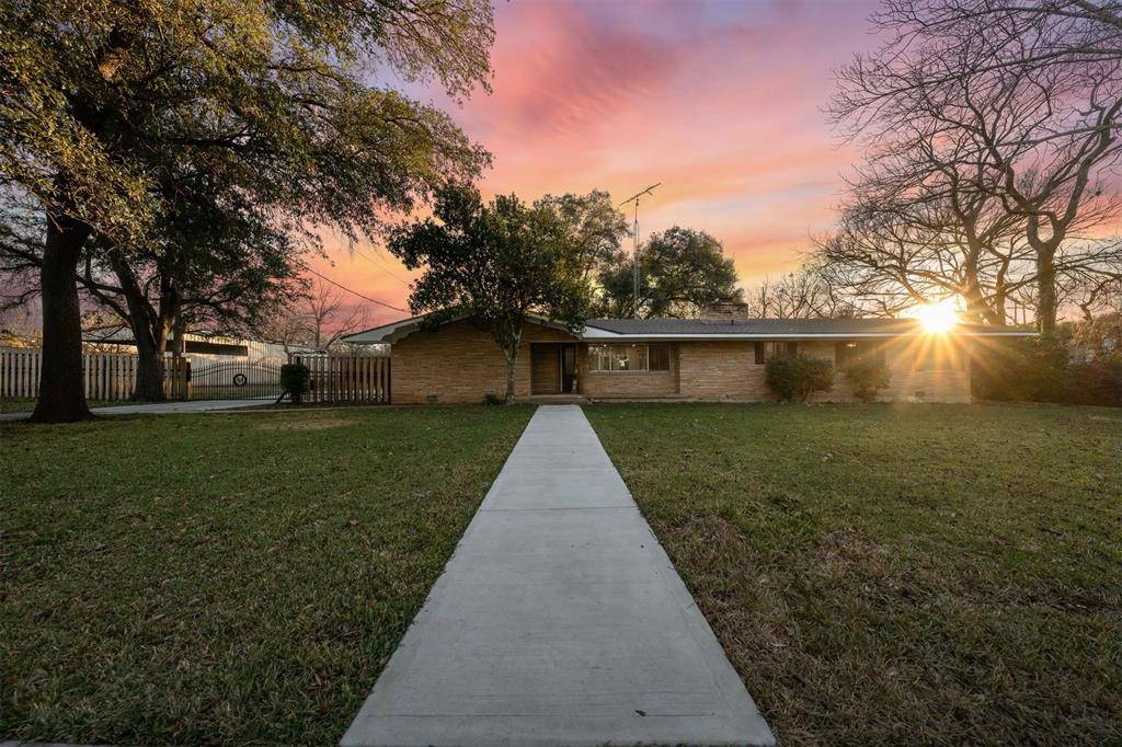 Valley Mills, TX 76689,506 E Avenue G