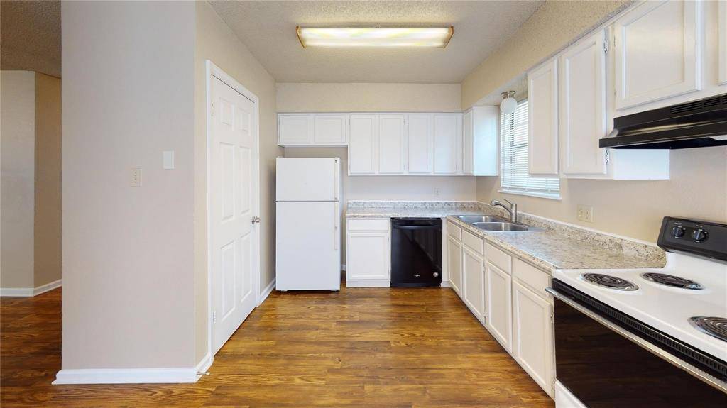 Grand Prairie, TX 75051,214 Renfro Street #B