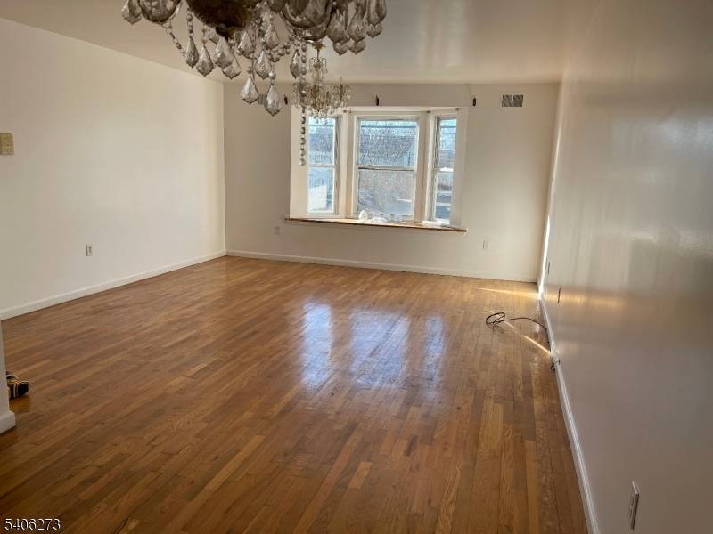 Newark City, NJ 07103,538 S 11Th St