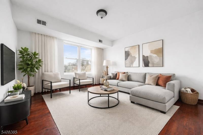 East Orange City, NJ 07017,133 N Maple Ave #302