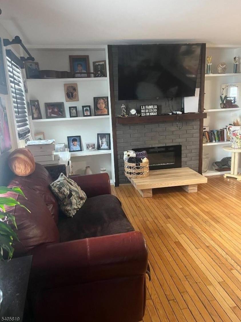 West Orange Twp., NJ 07052,29 White St