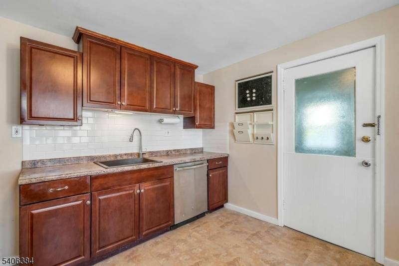 Montclair Twp., NJ 07042,119 S Fullerton Ave