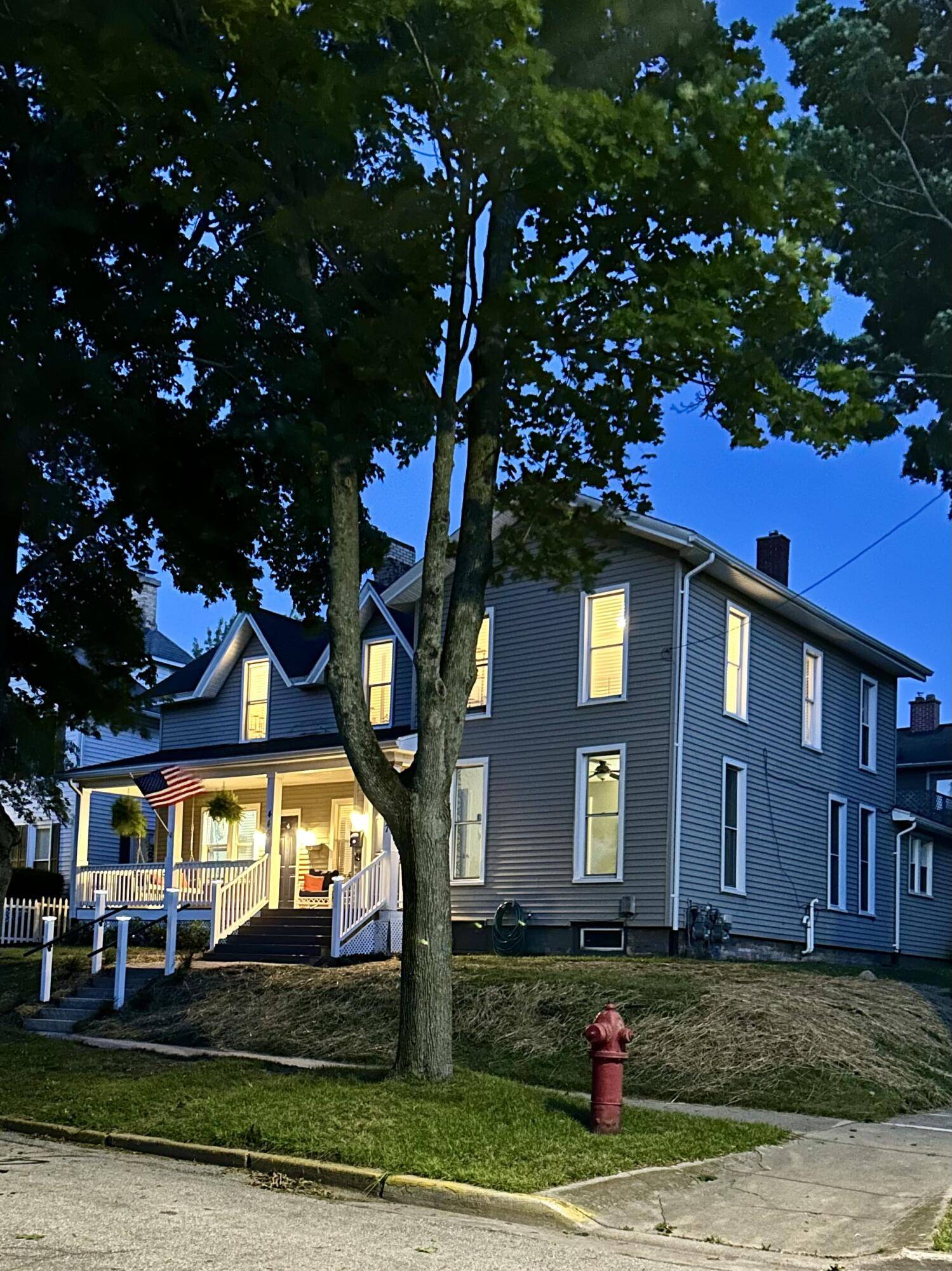 Manistee, MI 49660,447 2nd ST