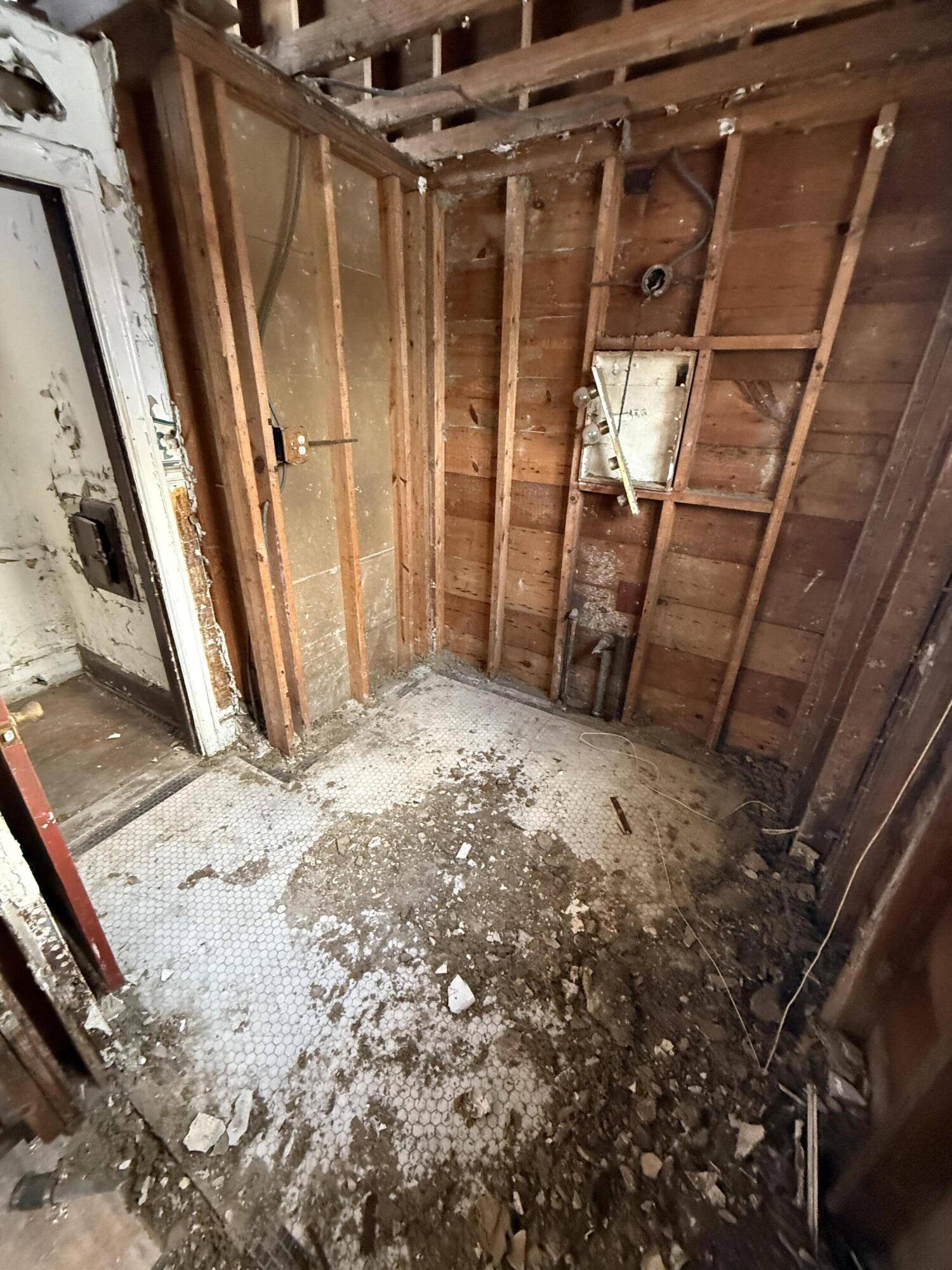 Detroit, MI 48235,16560 Ward AVE