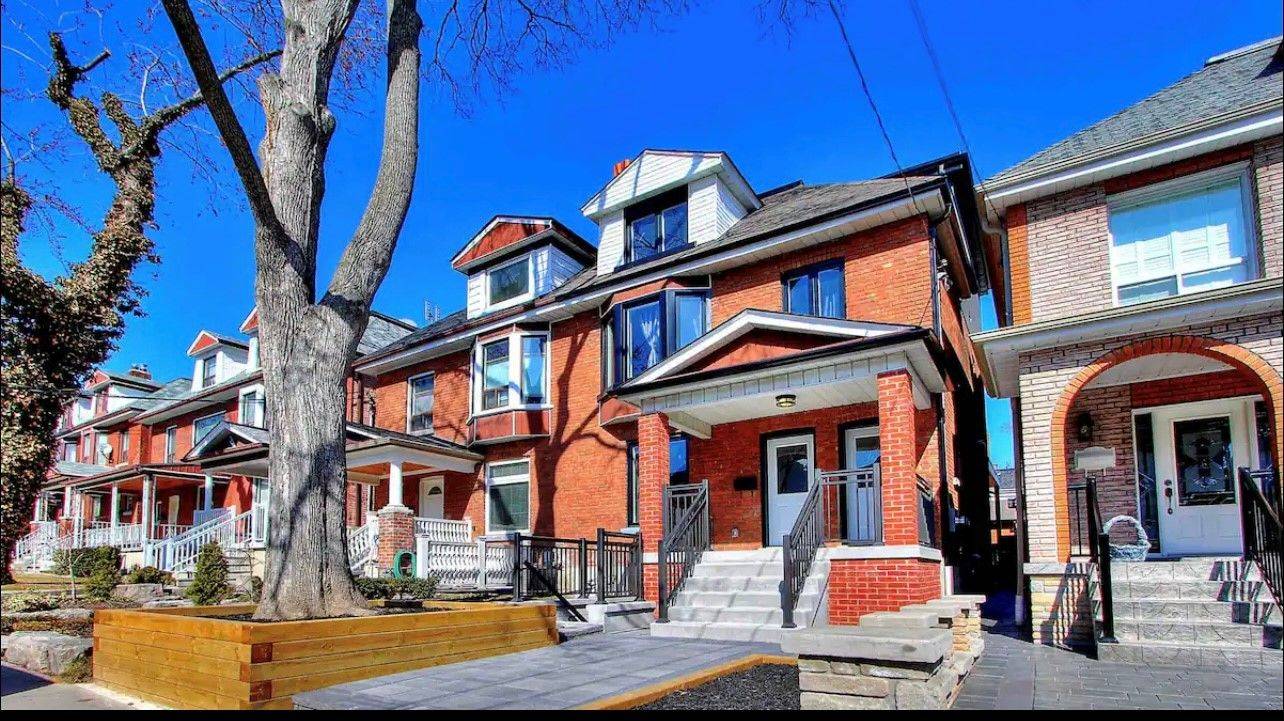Toronto C01, ON M6J 2T2,41 Beatrice ST #BSMT