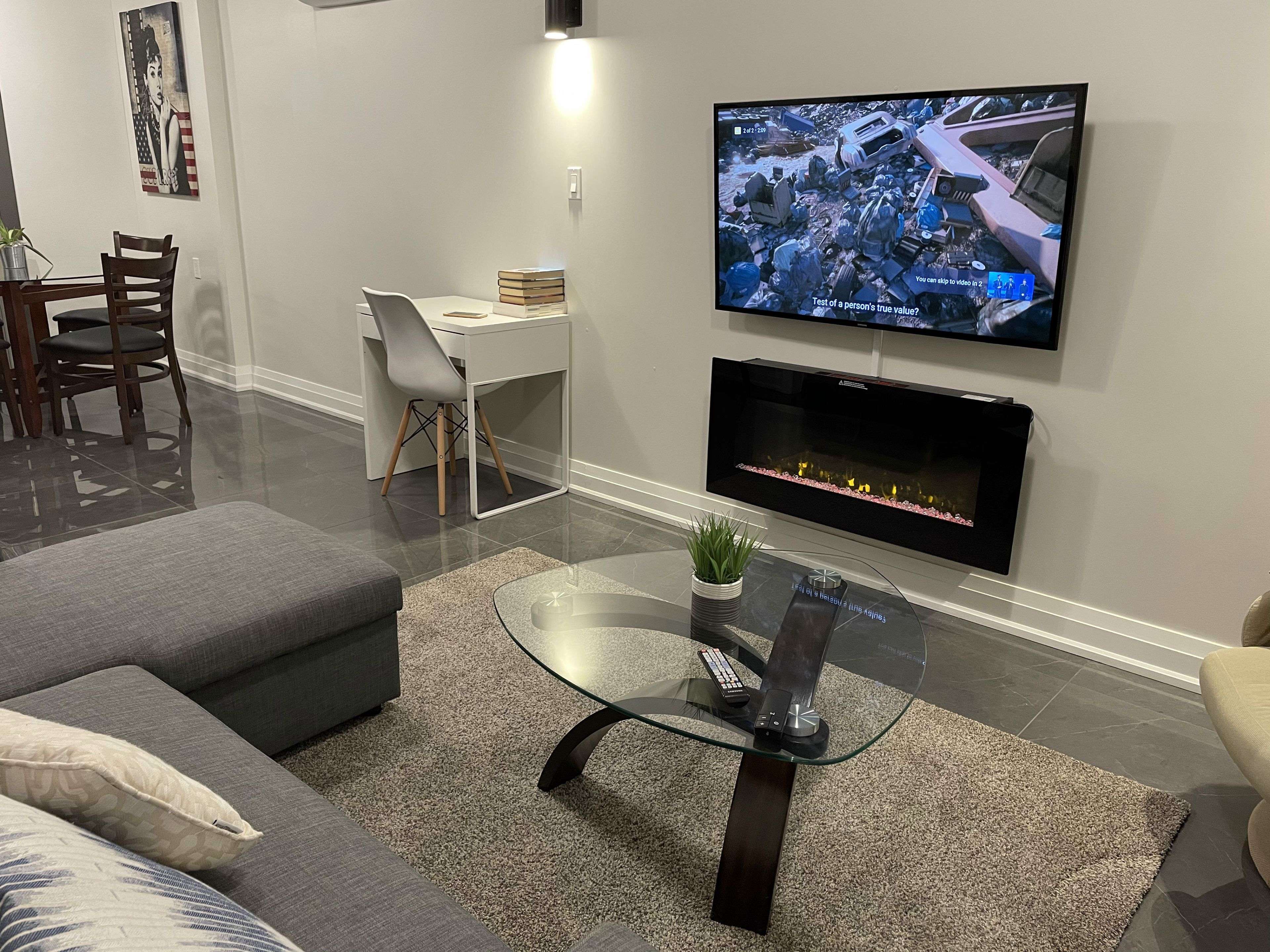 Toronto C01, ON M6J 2T2,41 Beatrice ST #BSMT