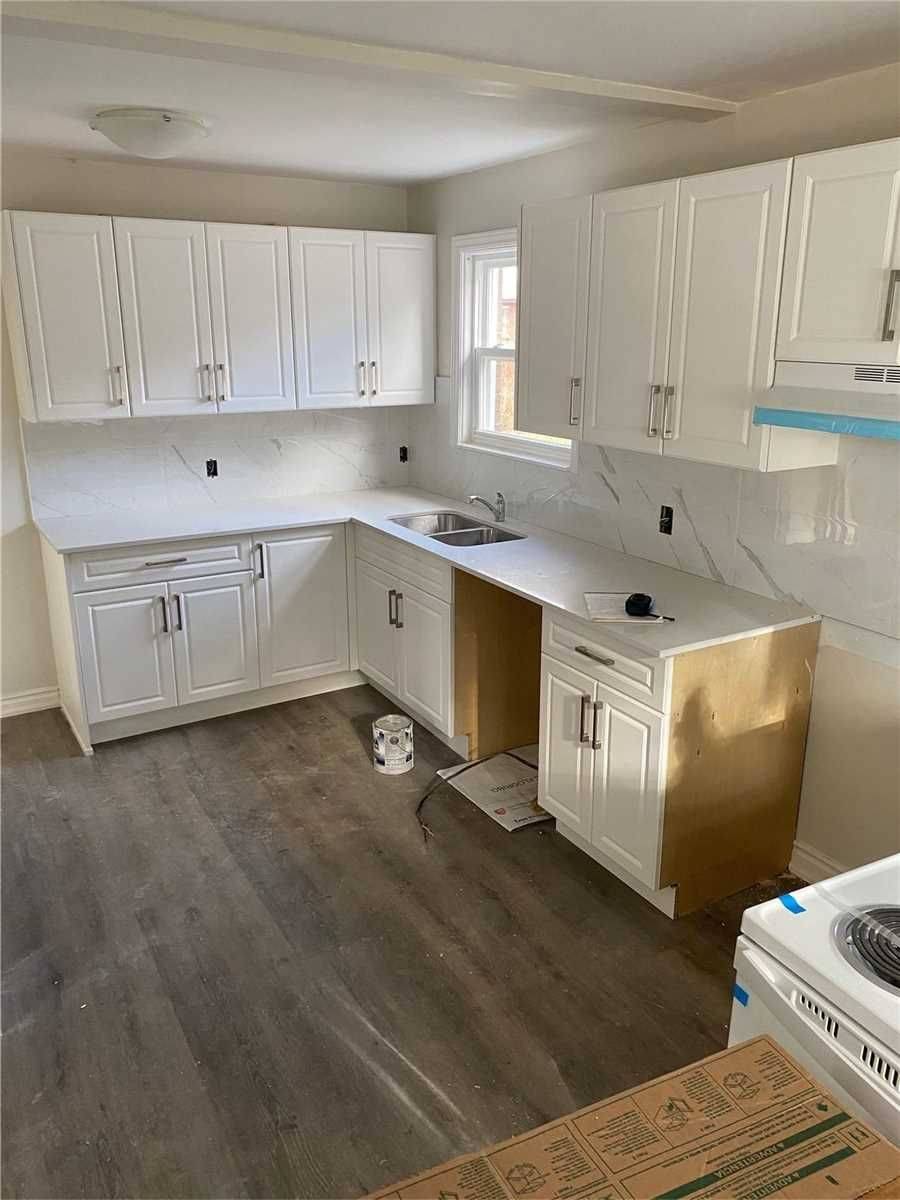 Toronto C06, ON M3H 2E3,110 Clanton Park RD