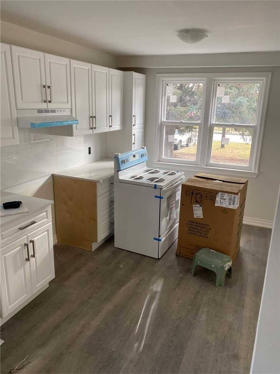 Toronto C06, ON M3H 2E3,110 Clanton Park RD