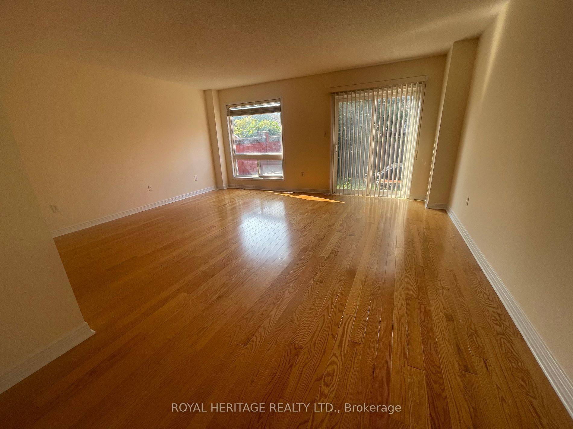 Toronto E04, ON M1L 0B6,16 Pilkington DR