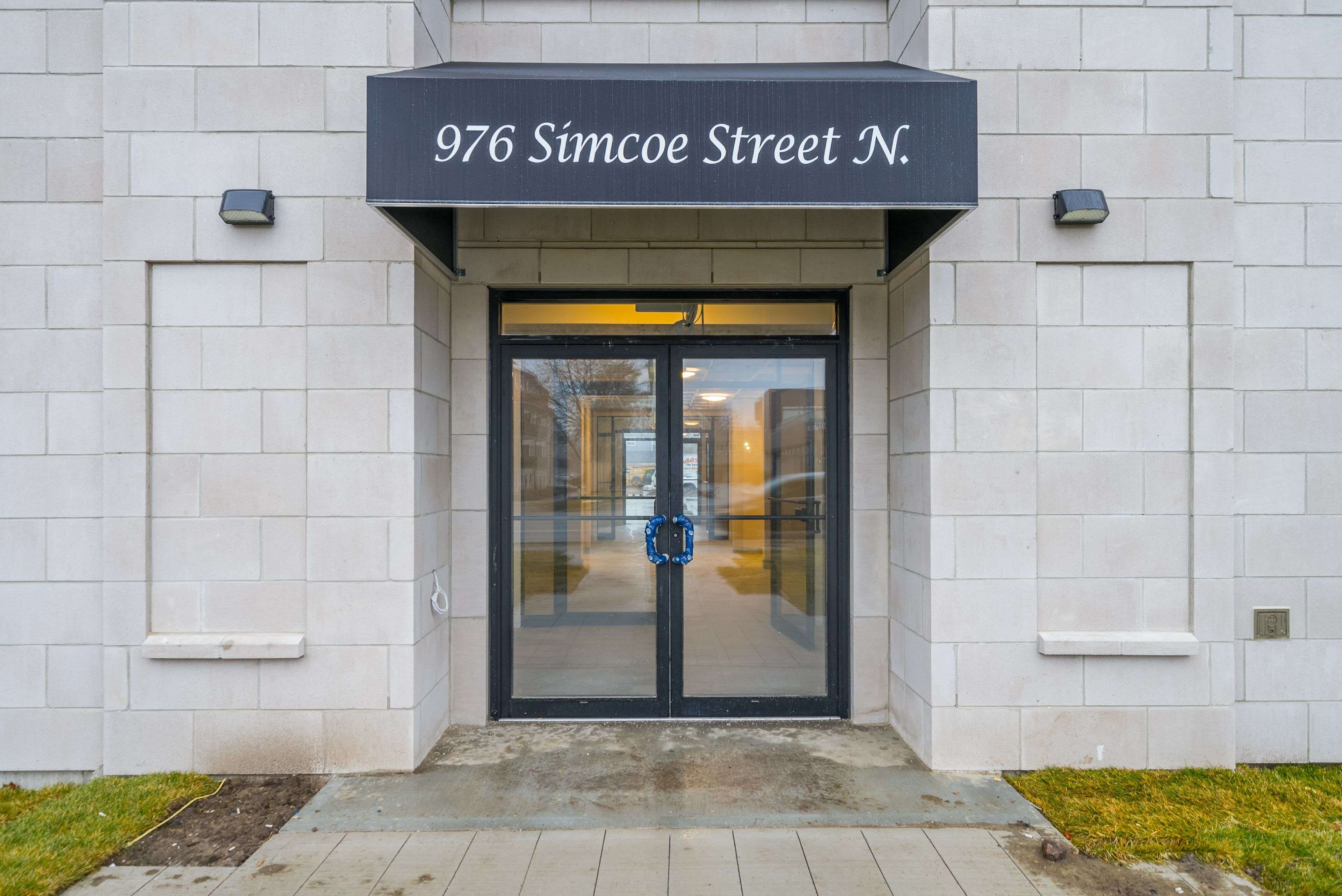 Oshawa, ON L1G 4W4,976 Simcoe ST N #612