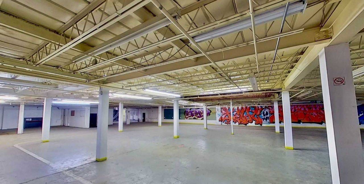 Oshawa, ON L1H 1A3,16 King ST W #Lower