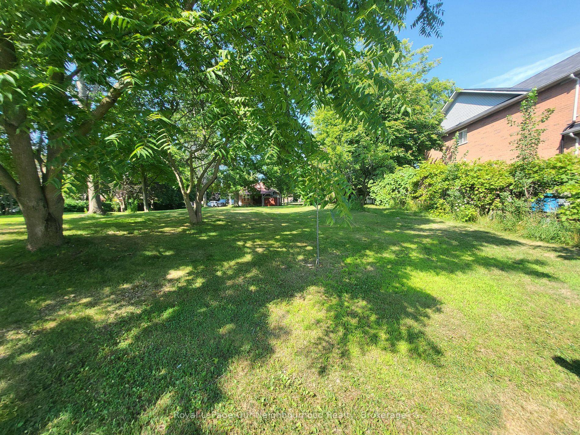 Clarington, ON L1C 2M6,62 Redfern CRES