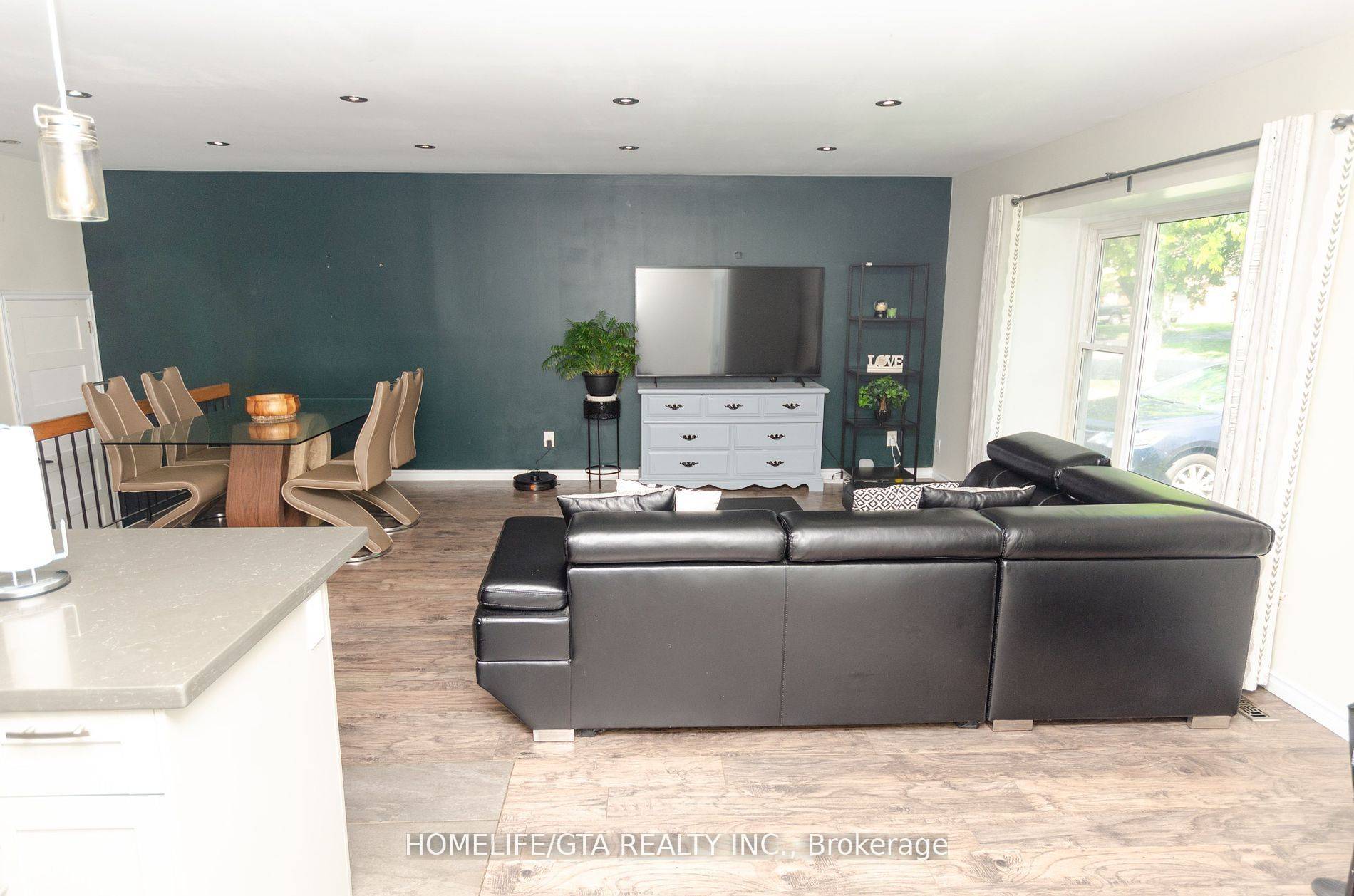 Whitby, ON L1N 5M2,66 Calais ST #Main