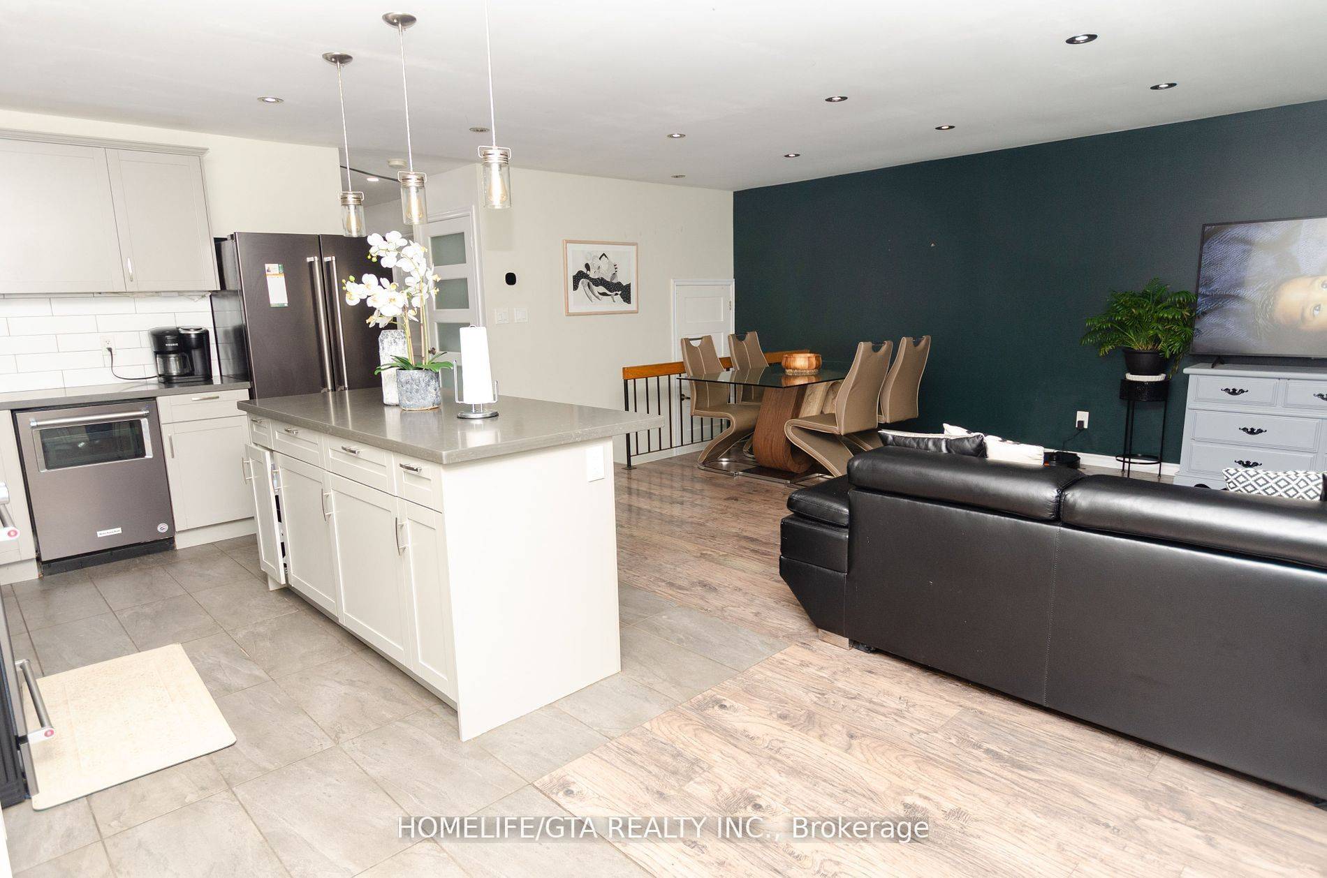 Whitby, ON L1N 5M2,66 Calais ST #Main