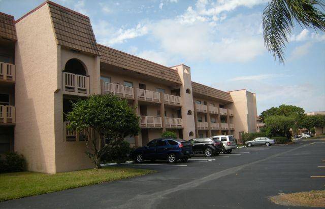 Sunrise, FL 33322,9841 Sunrise Lakes Blvd #105