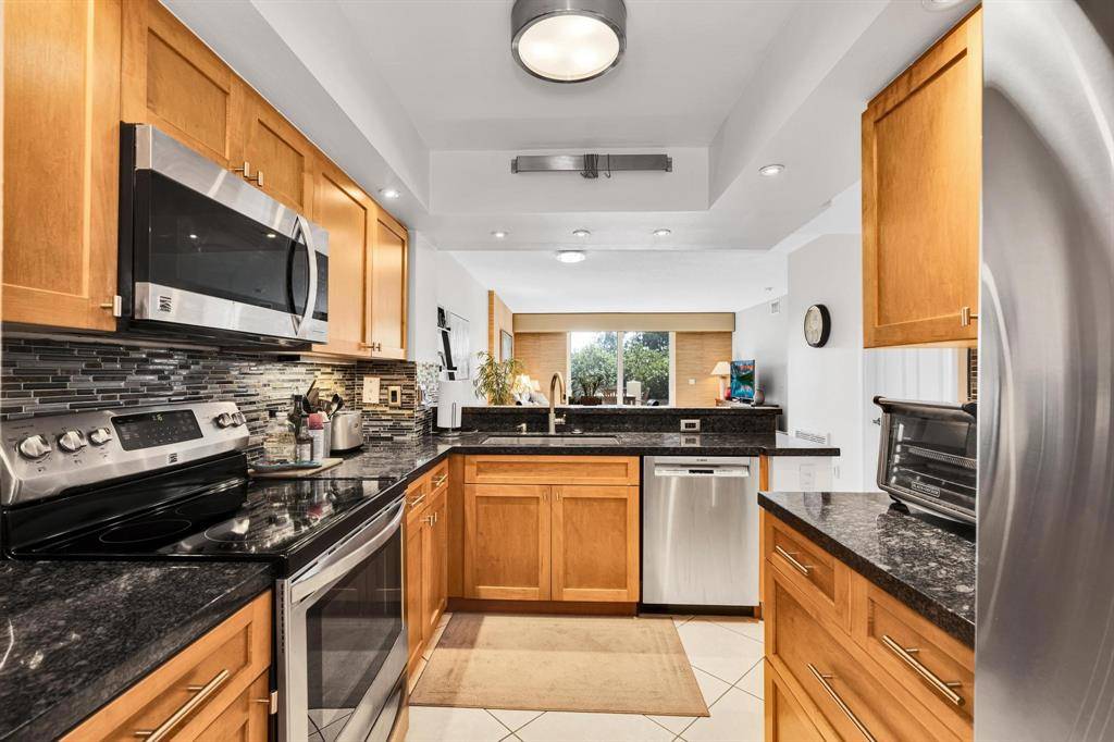 Pompano Beach, FL 33062,2880 NE 14th Street Cswy #110