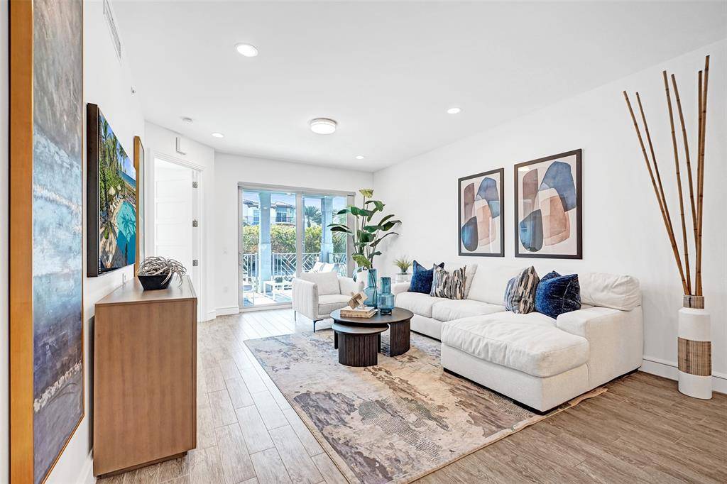 Lauderdale By The Sea, FL 33308,4511 El Mar Dr #203