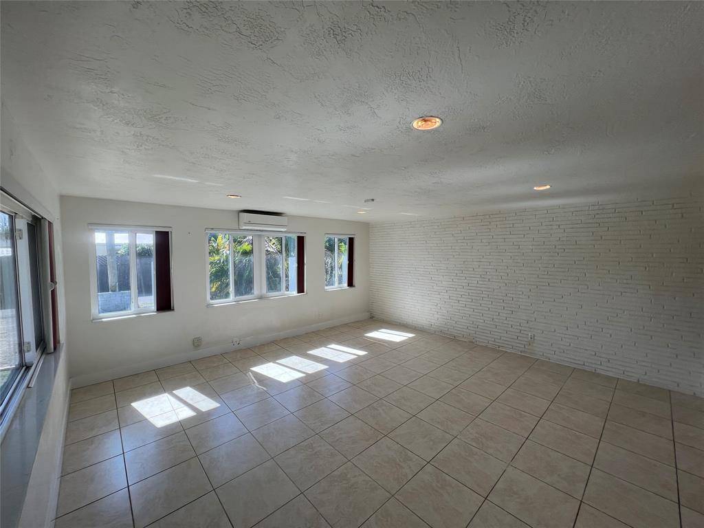 Hollywood, FL 33020,2648 Cleveland St #2