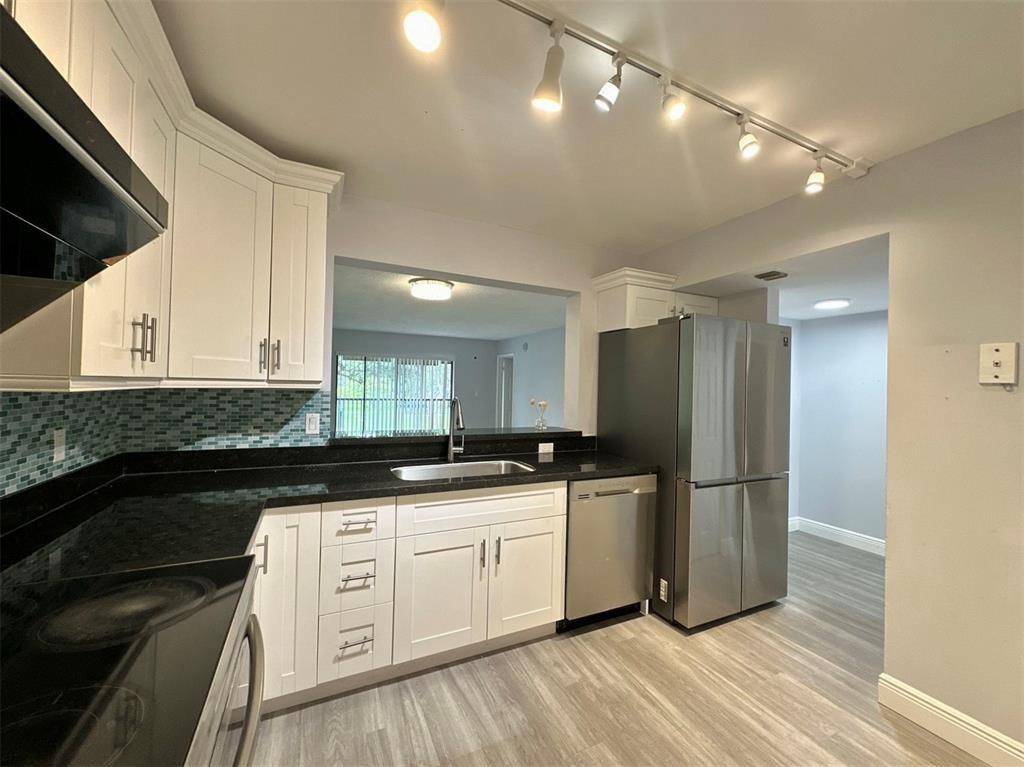 Coral Springs, FL 33071,2029 Coral Ridge Dr #S207