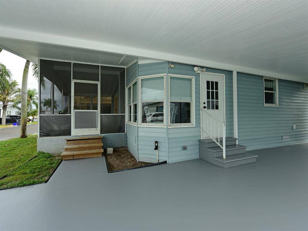 Lake Worth, FL 33462,3389 Lake Overlook Pl