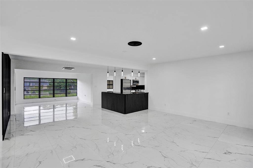 Plantation, FL 33317,5840 SW 14th St