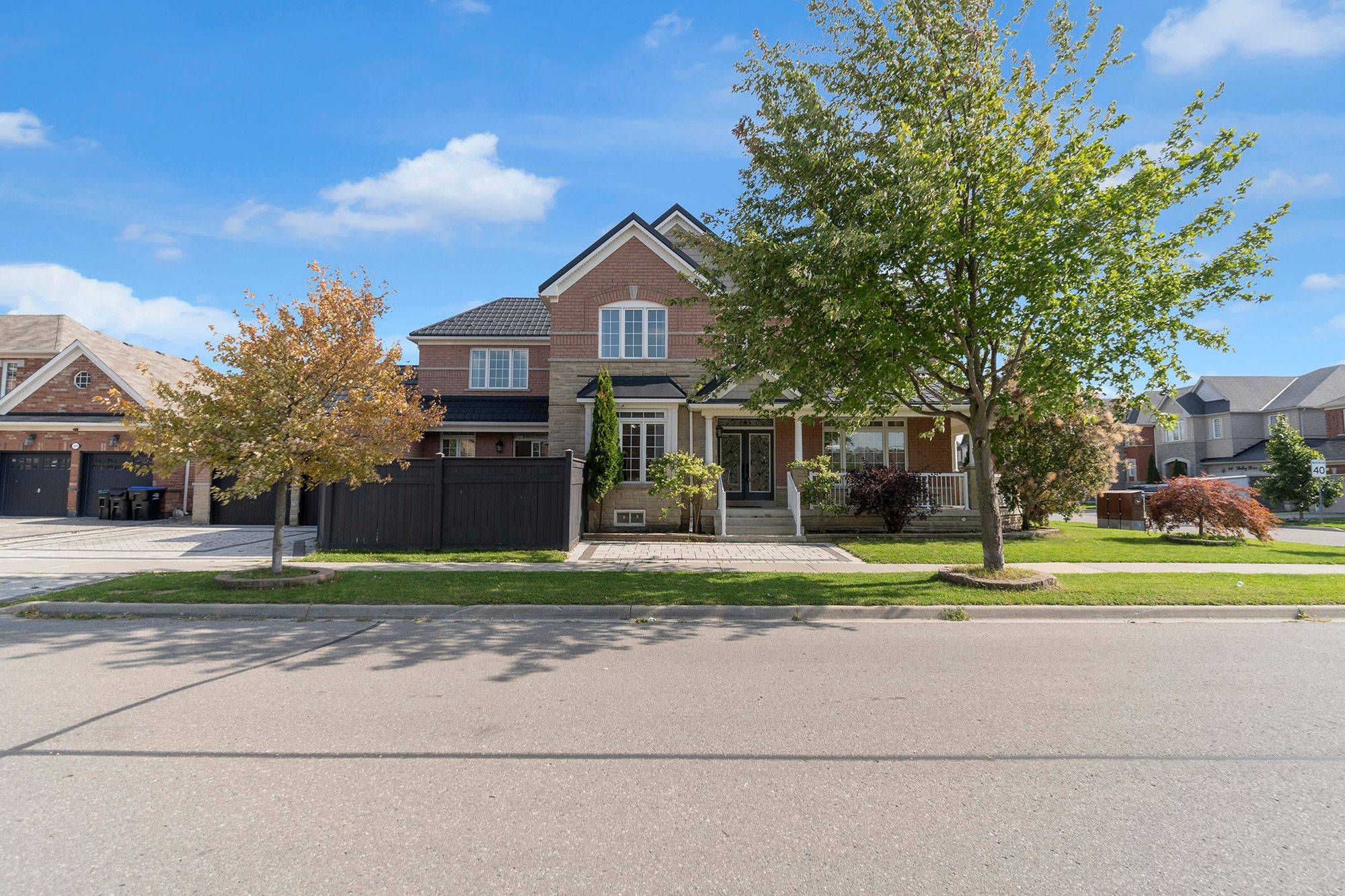 Bradford West Gwillimbury, ON L3Z 0G7,129 Vipond WAY