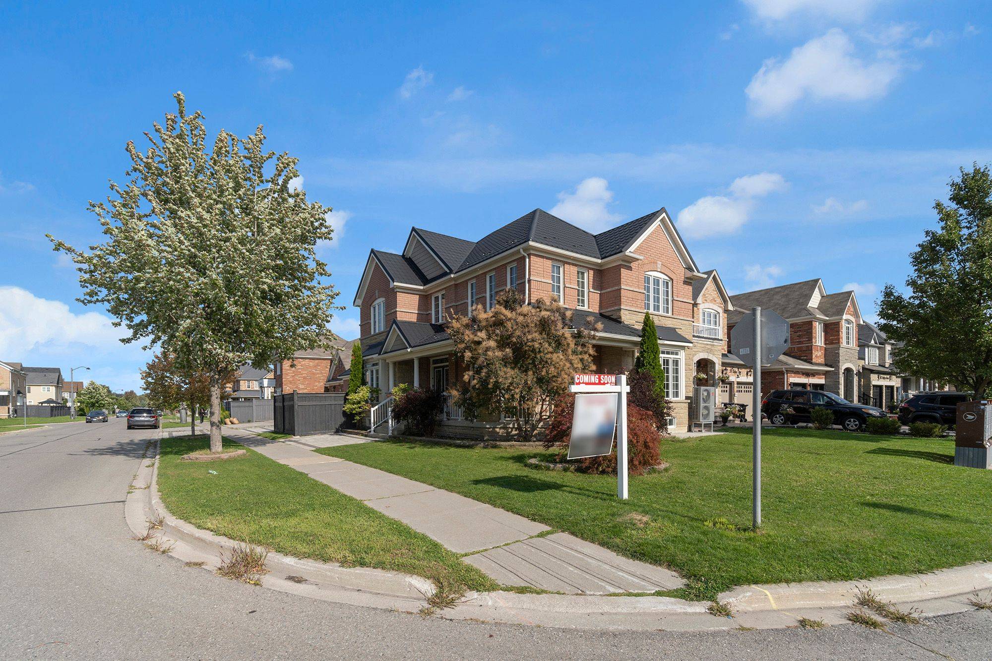 Bradford West Gwillimbury, ON L3Z 0G7,129 Vipond WAY
