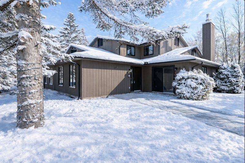 Collingwood, ON L9Y 5G4,4 Trafalgar RD #4