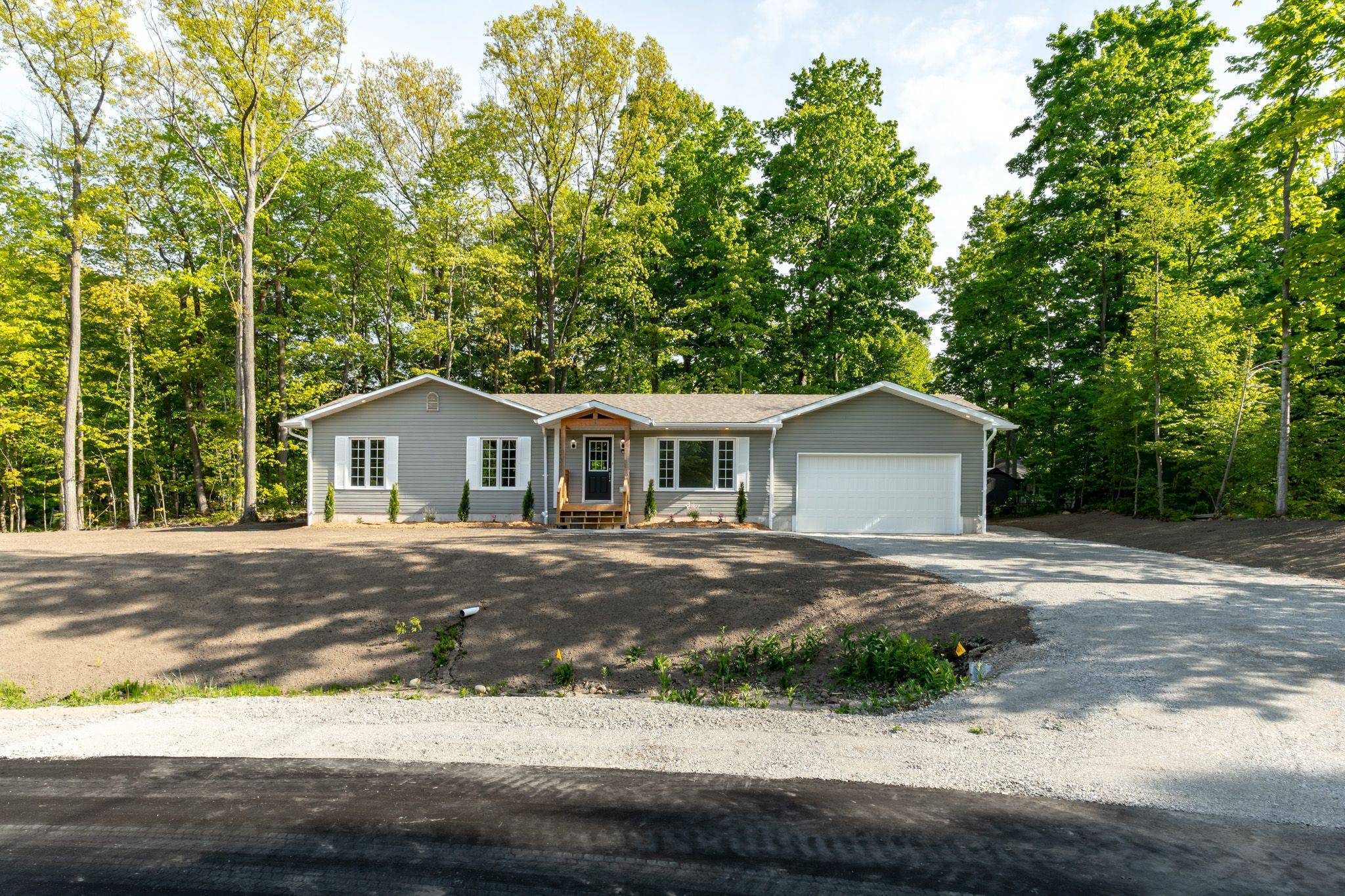 Tiny, ON L9M 0B2,1 ojibway CT