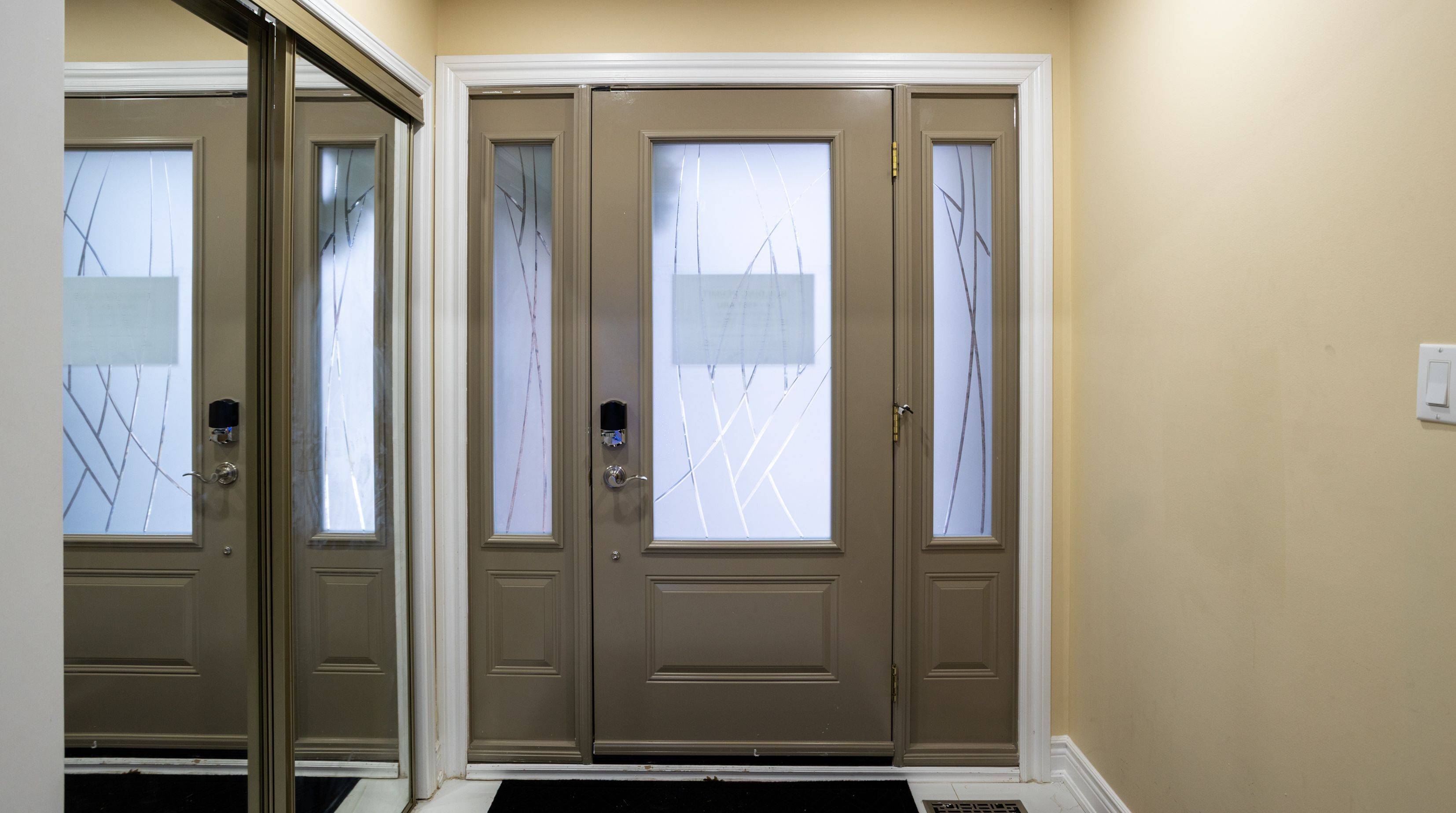 Mississauga, ON L5M 4J9,2686 Ambercroft TRL #Upper