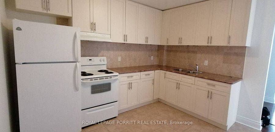 Toronto W06, ON M8W 1N5,3511 Lake Shore BLVD W #1