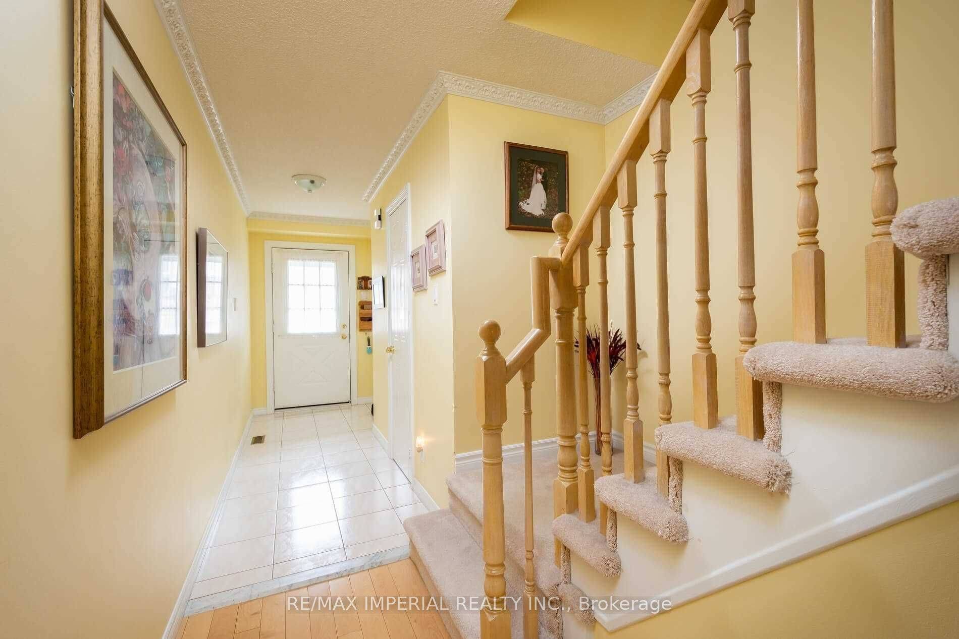 Mississauga, ON L5M 6A9,2955 Thomas ST #53, Upper Room 2