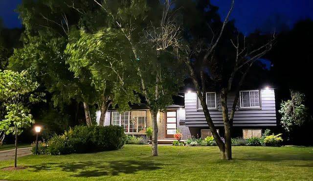 Burlington, ON L7L 3N4,5152 Tamarac DR