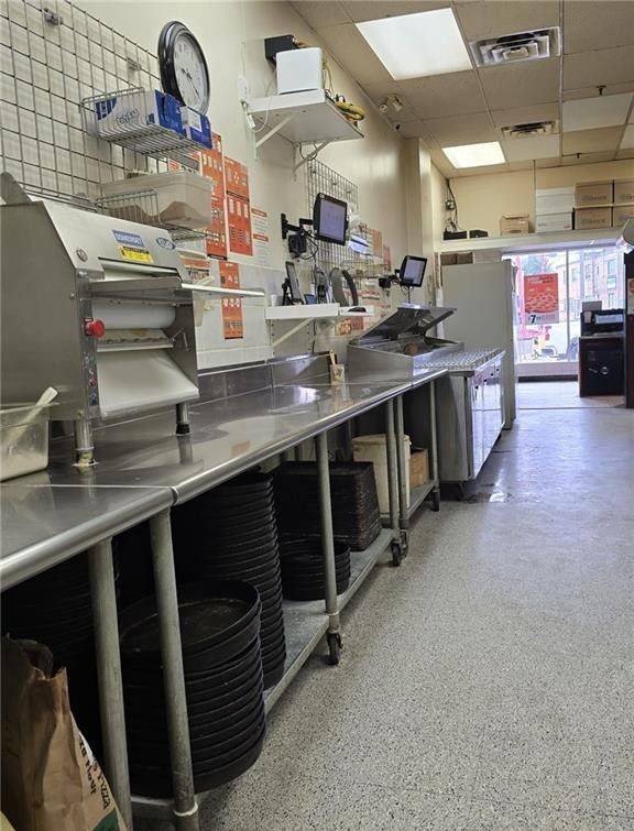 Toronto W10, ON M9V 1A5,900 Albion RD #B14