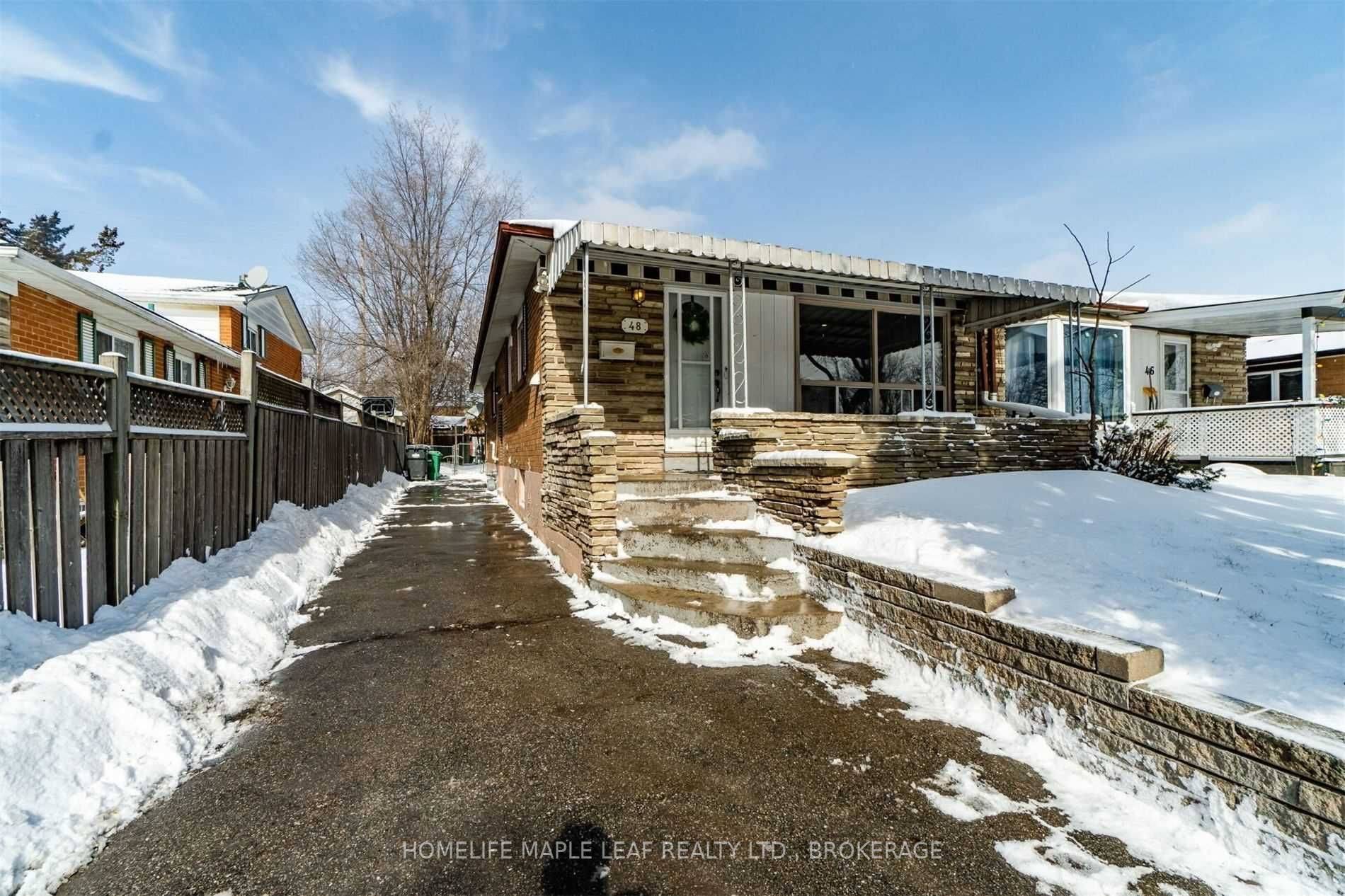 Brampton, ON L6X 2L6,48 Winderemere CT