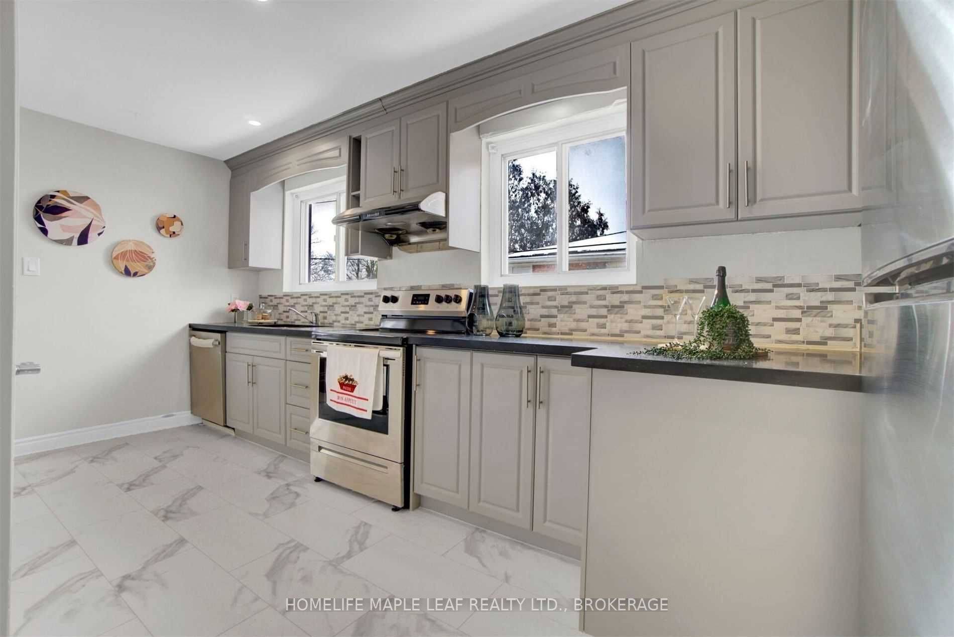 Brampton, ON L6X 2L6,48 Winderemere CT