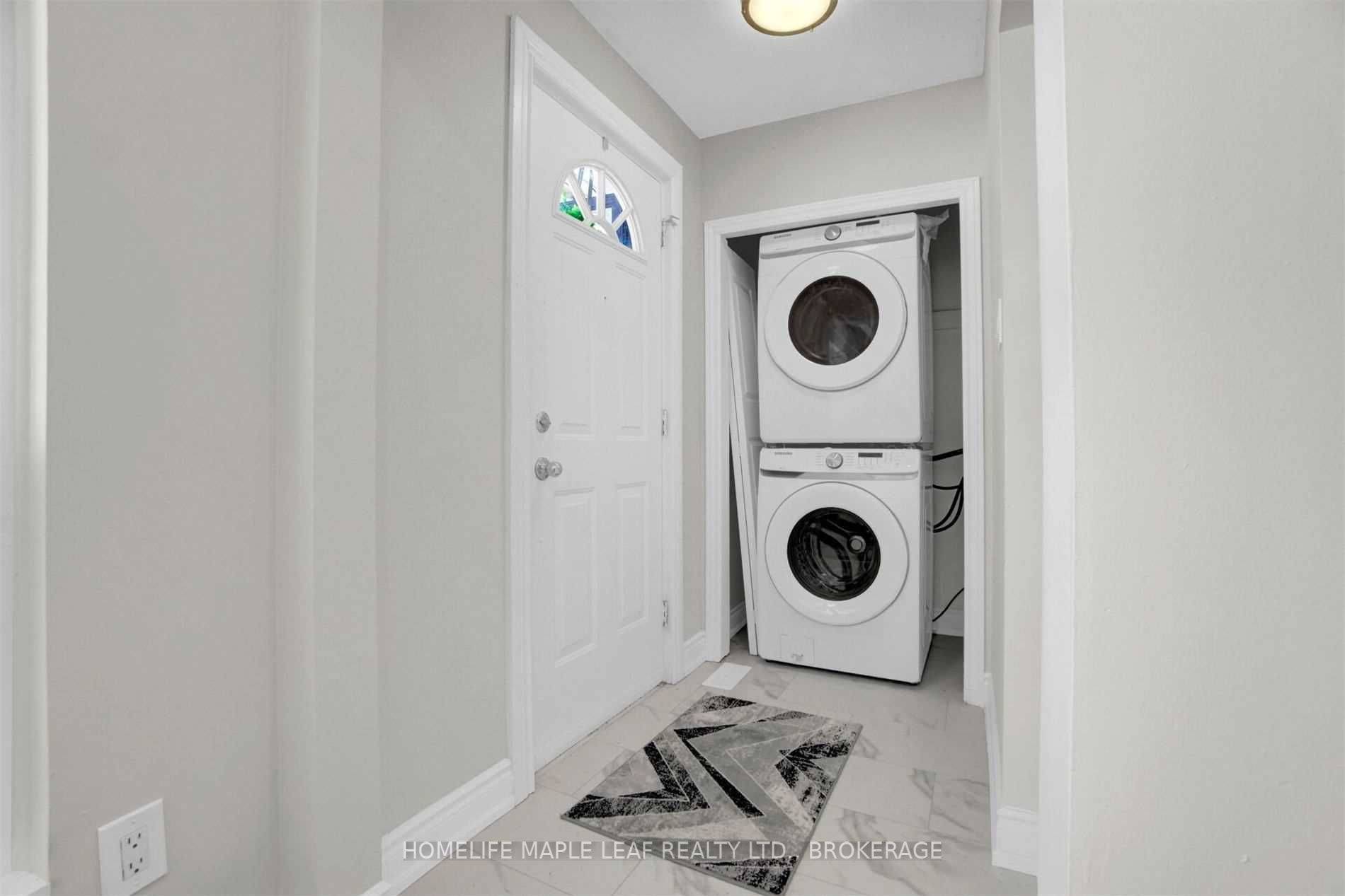 Brampton, ON L6X 2L6,48 Winderemere CT